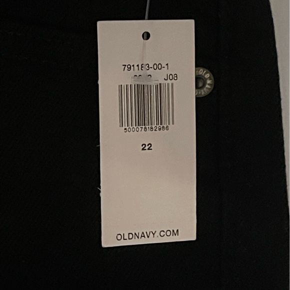 🔥⚫️NWT OLD NAVY size 22 frayed hem black denim shorts! Classic & stylish - Picture 5 of 8